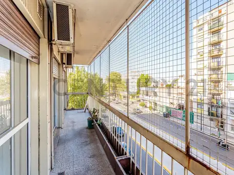 VENTA 3 AMBIENTES CON BALCON Y DEPENDENCIA VILLA GENERAL MITRE