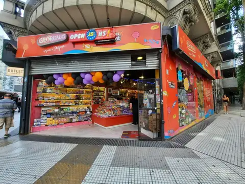 Impecable esquina a mts de Av Callao