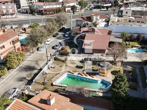 HOTEL EN VENTA, CON EXCELENTE Y ESTRATÉGICA UBICACIÓN EN CARLOS PAZ. A 2 CUADRAS DEL CUCÚ