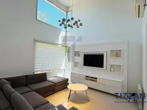 Casa en Alquiler de 4 dormitorios