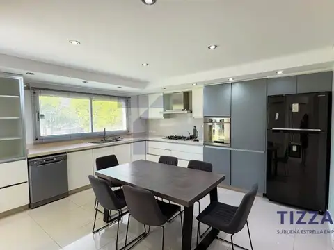 Casa en Alquiler al Este