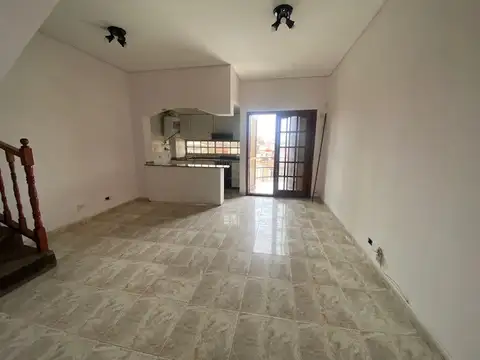 Departamento 3 Ambientes tipo Dúplex con Balcon