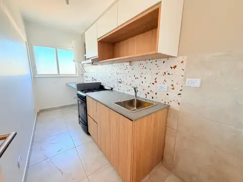 Hermoso departamento de 2 ambientes con balcón aterrazado, excelente zona de Monte Castro.