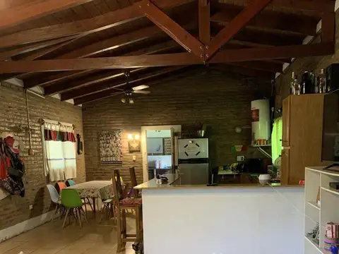 Casa 5 ambientes con 2 baños