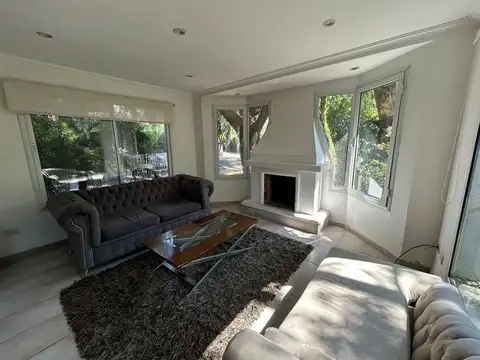 VENTA CASA 4 AMB B CERRADO PARQUE LELOIR APTO CRED