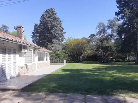 Casa en Venta con 9 cocheras