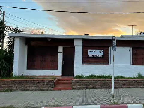 Casa en venta c/ cochera en Artigas