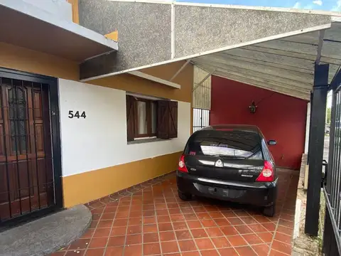 VENTA CASA 4 AMBIENTES, EZPELETA ESTE.