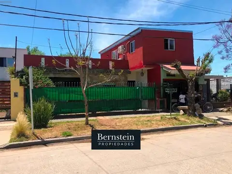 CASA EN VENTA :: 5 AMBIENTES :: UDAONDO :: CON LOCAL
