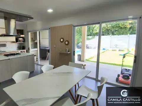 Casa en Alquiler en Barrio Parque Leloir, USD 2.200