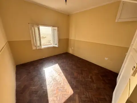 Casa en Alquiler con 1 cochera