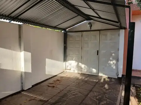 Hermoso chalet en José C. Paz - ¡Apto crédito!