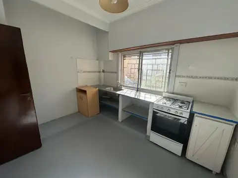 Depto Tipo Casa en Venta en Parque Chacabuco, USD 95.000