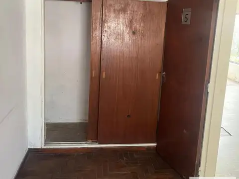Casa 5 ambientes con 1 baño