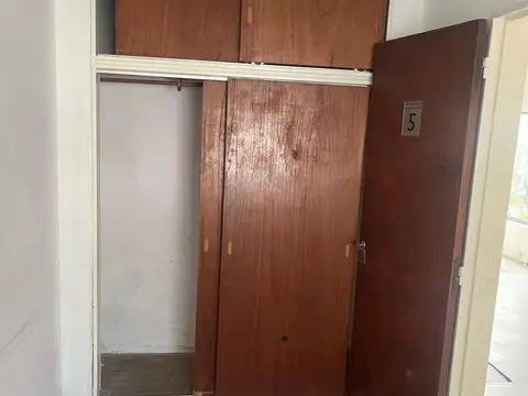 Casa 5 ambientes con 1 baño