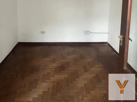 Casa en venta - 4 Dormitorios 1 Baño - La Plata