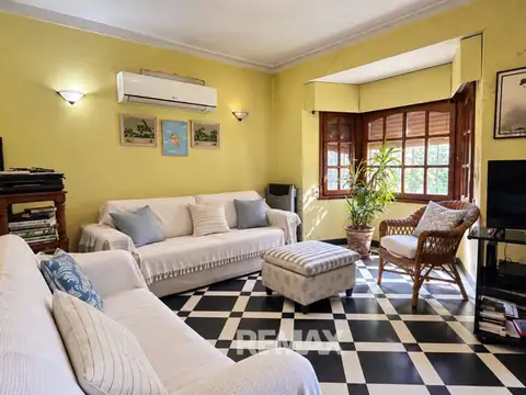 Casa en Venta 6 amb. 1.800 m² Maq. Savio Escobar
