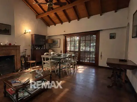 Casa 5 ambientes con 3 baños