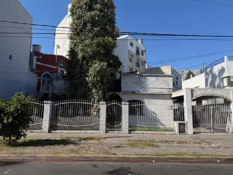 Venta Terreno/lote con salida a Av de Mayo. Ramos Mejía
