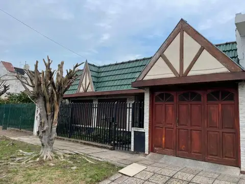 CASA 5 AMBIENTES EN VILLA LUZURIAGA