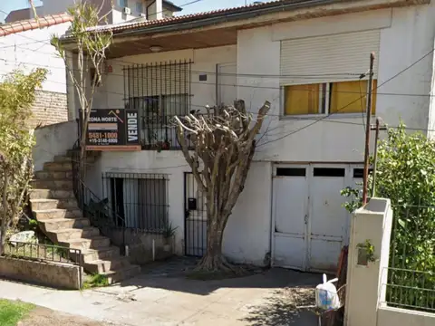 Casa Chalet en Venta Multifamiliar - 8 Ambientes con jardín en Tigre/ Tigre Centro
