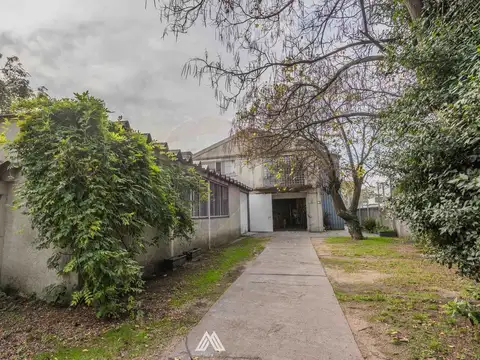 VENTA LOCAL, GRAN TERRENO, EN LA COMERCIAL