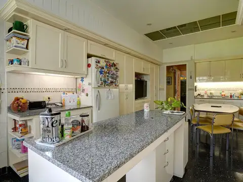 VENTA CASA 6 ambientes CABALLITO PARQUE COCHERA