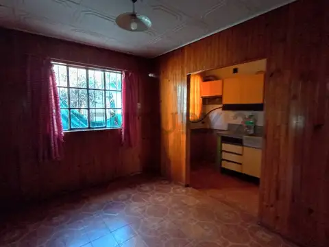 Casa en Alquiler en Villa Gobernador Udaondo, $ 800.000