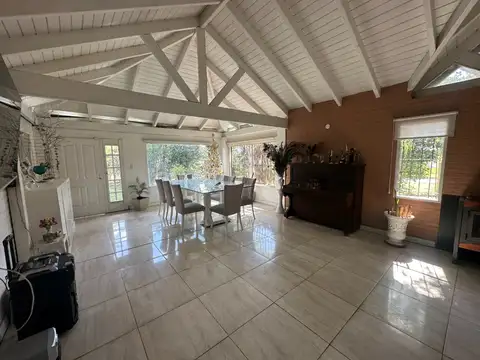 Casa 3 ambientes con 2 baños