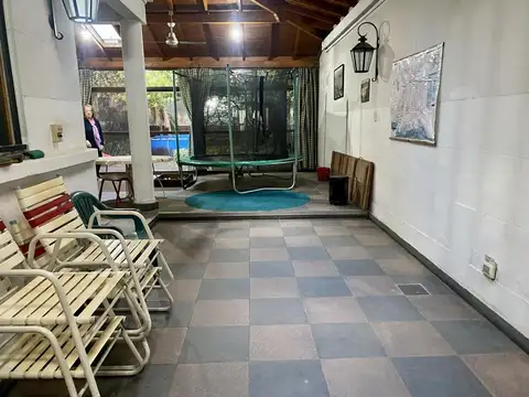 Casa en Venta con 3 cocheras