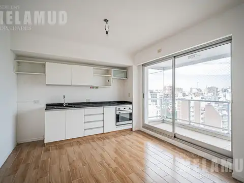 Venta / 2 Ambientes / Flores / Piso Alto Luminoso Apto Profesional