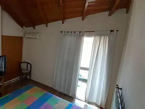Depto Tipo Casa en Alquiler con 1 cocheras