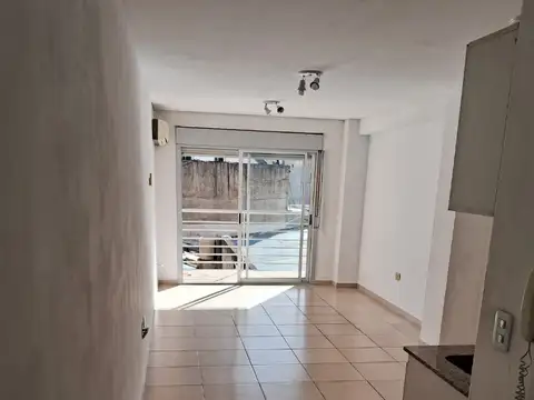 MONOAMBIENTE MUY BUENO  - 35 M2 - MUY LUMINOSO - ARTEF ELECTRICOS - EDIF C/PILETA - LAUNDRY