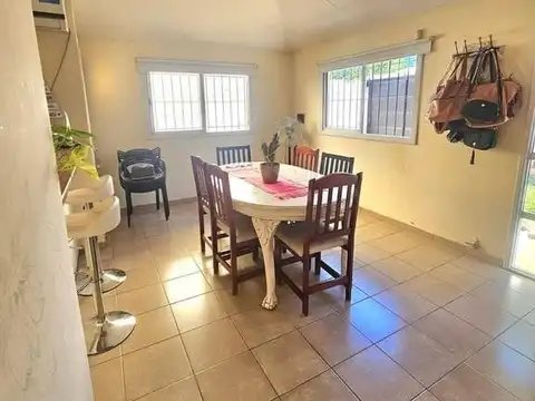 VENDO. Casa a pasos de Av. Independencia. Concordia, ER.