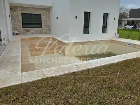 Casa 4 ambientes con 3 baños