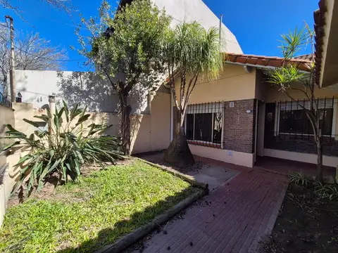 Roque Saenz Peña al 2200