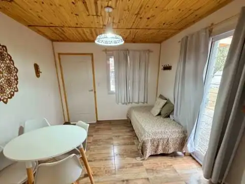 Casa 2 ambientes con 1 baño