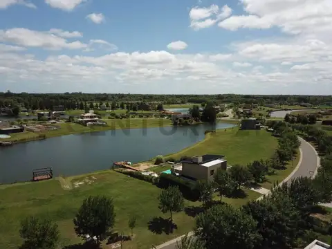 Terreno en Venta de 879,0 m2