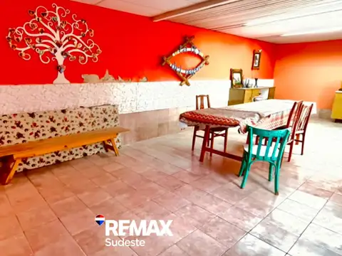 SE VENDE CASA + LOCAL+ GARAGE 2 AUTOS+QUINCHO
