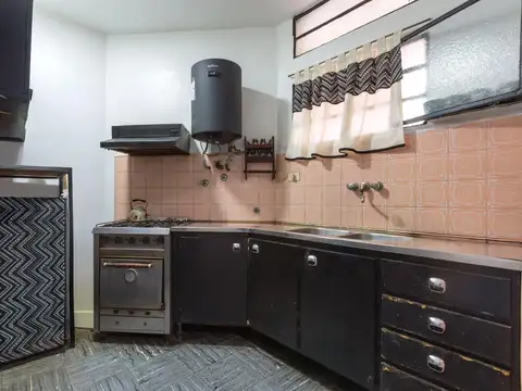 VENTA | PERMUTA - Casa 2 dormitorios, con cochera - Barrio Bella Vista, Rosario.