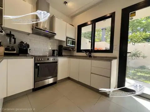Casa en Venta con 2 cocheras