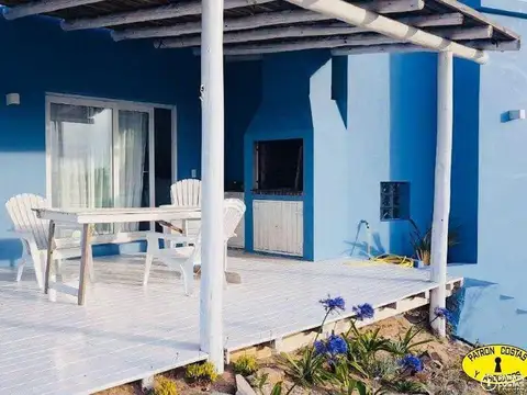 Casa en Alquiler con 3 cocheras