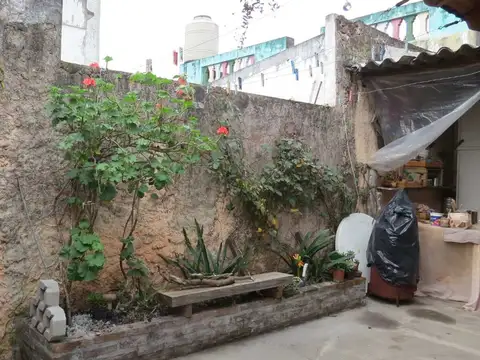 Depto Tipo Casa 2 ambientes con 1 baño