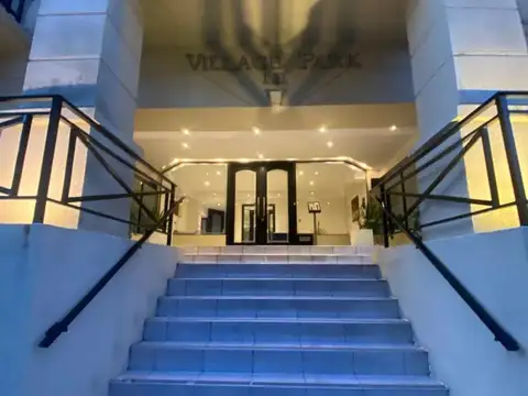 SEMIPISO DE TRES AMBIENTES EN PLAYA GRANDE