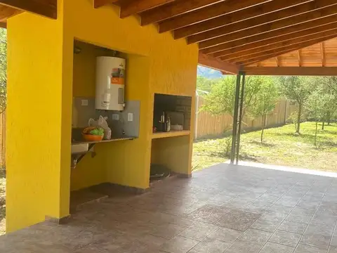 Casa 3 ambientes con 1 baño