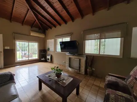 Casa en Venta en Los Mirasoles, USD 160.000