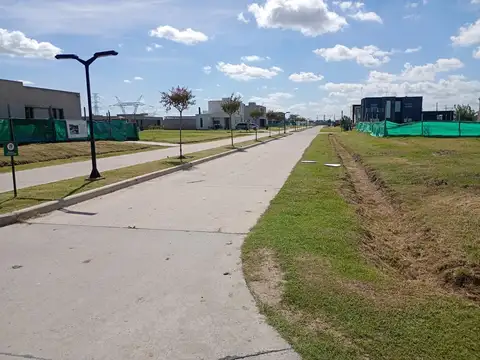 Terreno en Venta 30  mts Fondo