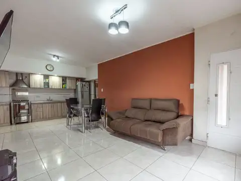 Depto Tipo Casa en Venta de 4 ambientes