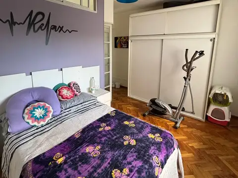 Departamento dos ambientes en La lucila, con dos cocheras.