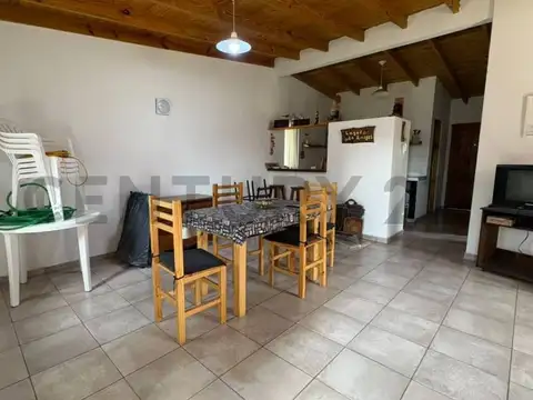Casa 2 ambientes con 1 baño